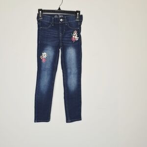 ❤️ 3/$10 Kids Embroidered Blue Jeans